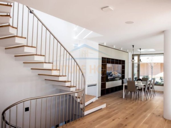 Tirane, jepet me qera Vile 4+1 Kati 2, 1.082 m² 5.000 € (TEG)