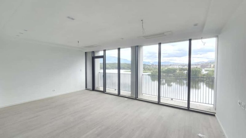 Tirane, jepet me qera zyre Kati 7, 129 m² 3.000 € (Lake View Residence)