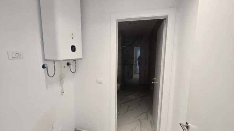 Tirane, jepet me qera zyre Kati 7, 129 m² 3.000 € (Lake View Residence)