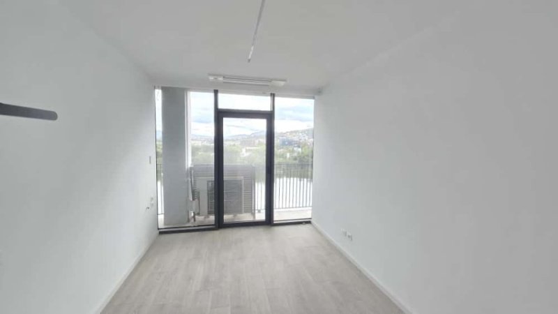 Tirane, jepet me qera zyre Kati 7, 129 m² 3.000 € (Lake View Residence)