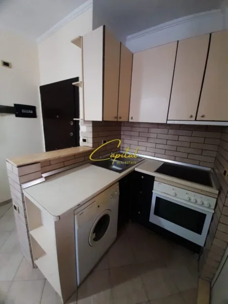 Tirane, jepet me qera apartament 1+1 Kati 5, 55 m² 450 € (5 MAJI)