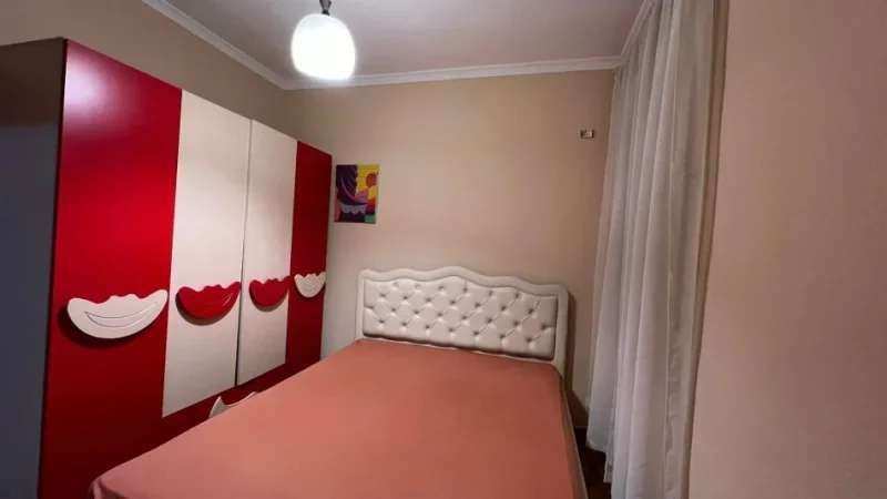 Tirane, jepet me qera apartament 1+1 Kati 5, 62 m² 600 € (pallatet agimi)