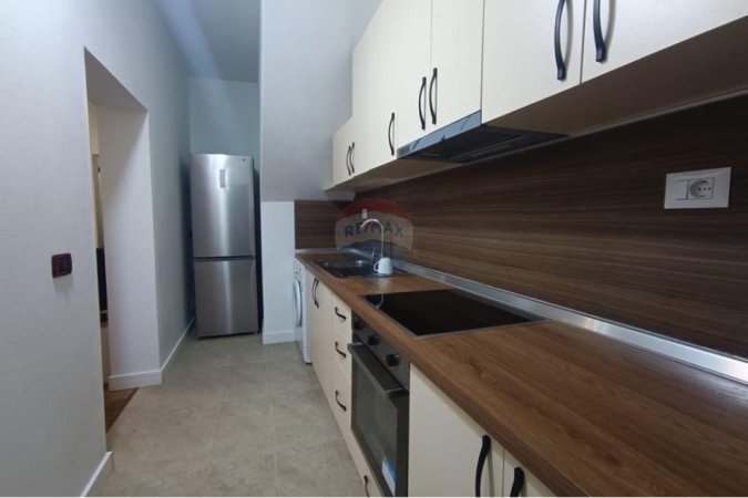 Tirane, jepet me qera apartament 2+1+Ballkon Kati 2, 90 m² 650 € (mine peza)