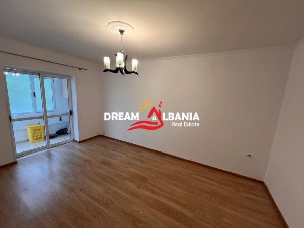 Tirane, jepet me qera apartament 2+1 , 70 m² 500 € (ne Myslym Shyr, prane Gjykates se Shkalles se Pare)