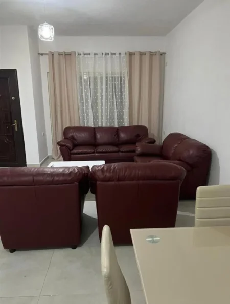 Tirane, jepet me qera apartament 1+1 Kati 1, 75 m² 500 € (selite)