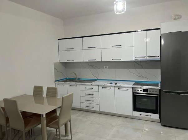 Tirane, jepet me qera apartament 1+1 Kati 1, 75 m² 500 € (selite)