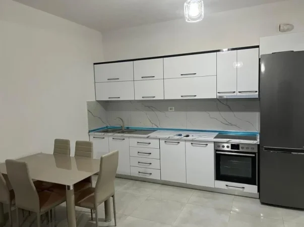 Tirane, jepet me qera apartament 1+1 Kati 1, 75 m² 500 € (selite)