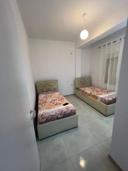 Tirane, jepet me qera apartament 1+1 Kati 1, 75 m² 500 € (selite)