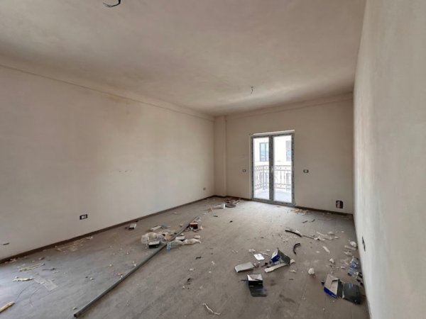Tirane, shitet apartament 2+1+Ballkon Kati 2, 147 m² 236.000 € 