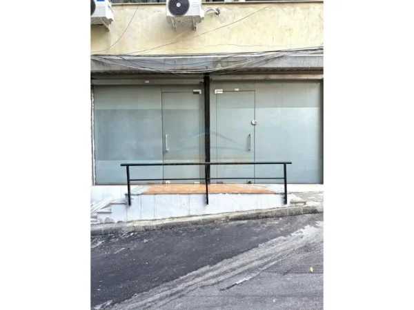 Tirane, jepet me qera ambjent biznesi Kati 0, 70 m² 600 € 