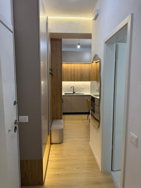 Tirane, jepet me qera apartament 1+1 Kati 7, 70 m² 550 € (ali demi)