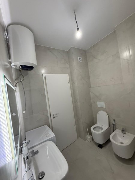 Tirane, jepet me qera apartament 1+1 Kati 7, 70 m² 550 € (ali demi)