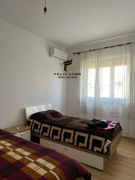 Tirane, jepet me qera apartament 2+1 Kati 3, 107 m² 700 € (PAZARI I RI)