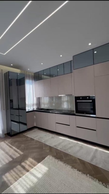 Tirane, shitet apartament 2+1+Aneks+Ballkon Kati 6, 112 m² 285.000 € (Rruga Sali Butka)