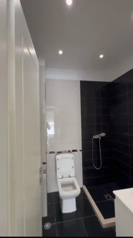 Tirane, shitet apartament 2+1+Aneks+Ballkon Kati 6, 112 m² 285.000 € (Rruga Sali Butka)