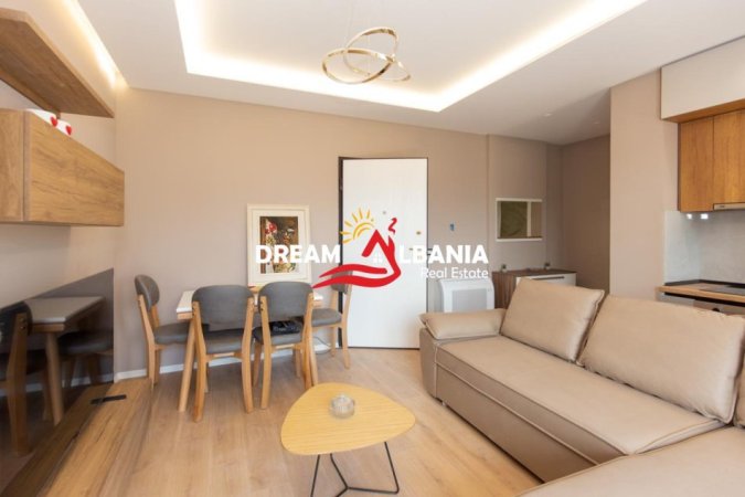 Tirane, jepet me qera apartament 1+1 , 70 m² 650 € (Jordan Misja)