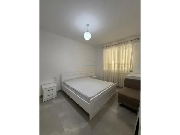 Tirane, shitet apartament 1+1 Kati 1, 137.000 € 