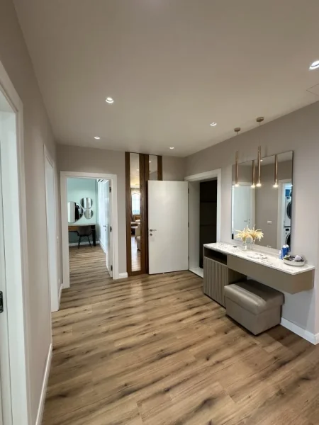 Tirane, jepet me qera apartament 3+1+Aneks+Ballkon Kati 11, 126 m² 1.000 € (Astir)