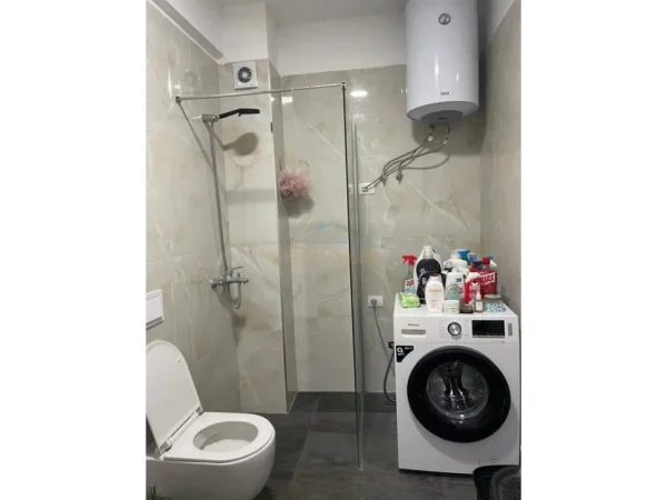 Tirane, shitet apartament 1+1 Kati 1, 137.000 € 