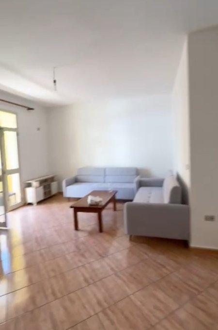 Tirane, shitet apartament 2+1+Ballkon Kati 2, 88 m² 230.000 € (KOMUNA E PARISIT)