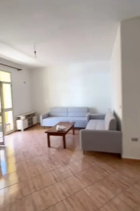 Tirane, shitet apartament 2+1+Ballkon Kati 2, 88 m² 230.000 € (KOMUNA E PARISIT)