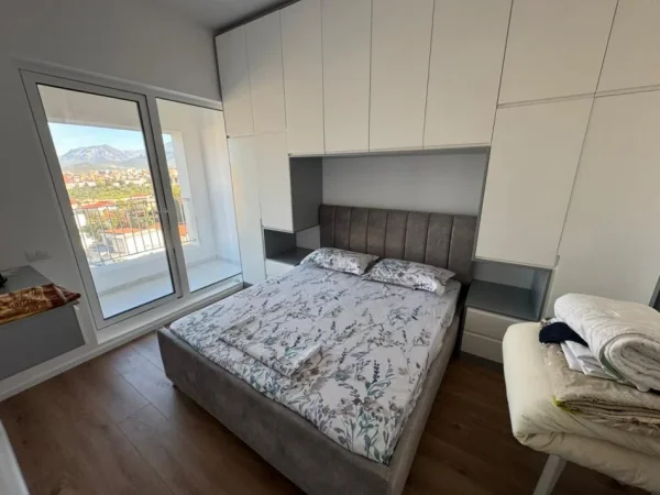 Tirane, jepet me qera apartament 1+1 Kati 7, 450 € 