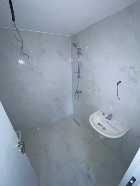 Tirane, shitet apartament 2+1+Ballkon Kati 5, 117 m² 152.750 € (Rruga Dritan Hoxha)