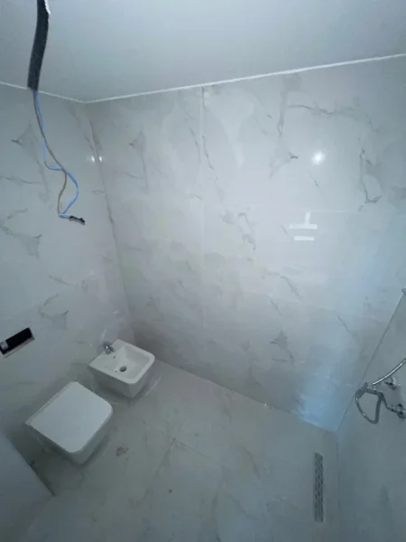 Tirane, shitet apartament 2+1+Ballkon Kati 5, 117 m² 152.750 € (Rruga Dritan Hoxha)