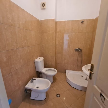 jap 1+1 Bosh ne Fresk 250 € (Rruga Shefqet Kuka, Tirane)