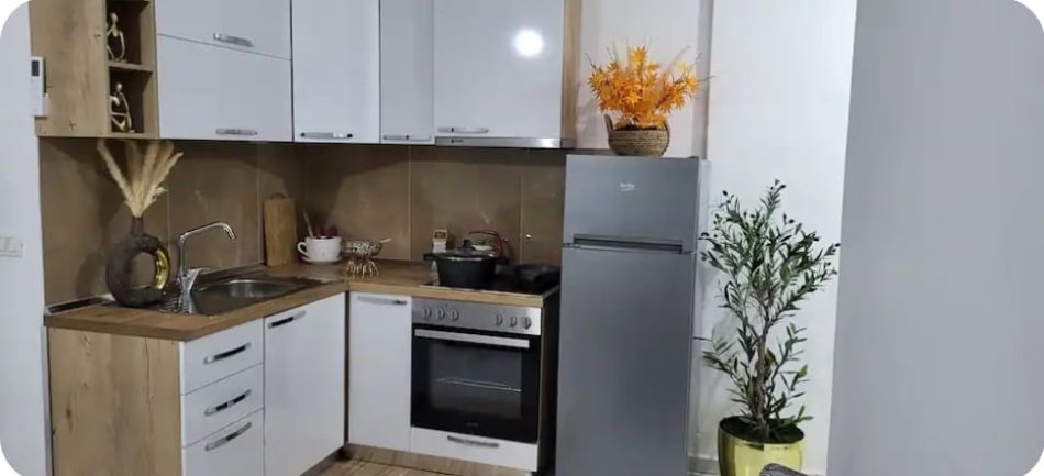 Tirane, jepet me qera apartament 1+1+Ballkon Kati 2, 80 m² 520 € (Qyteti Studenti Rruga Gramoz Pashko)