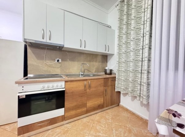 Tirane, jepet me qera apartament 1+1+Ballkon Kati 2, 80 m² 520 € (Qyteti Studenti Rruga Gramoz Pashko)