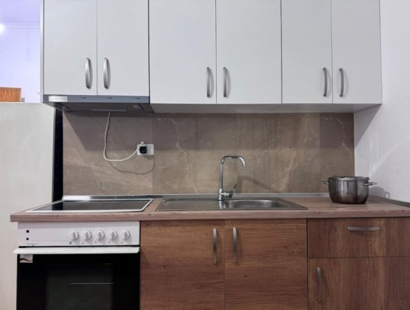 Tirane, jepet me qera apartament 1+1+Ballkon Kati 2, 80 m² 520 € (Qyteti Studenti Rruga Gramoz Pashko)