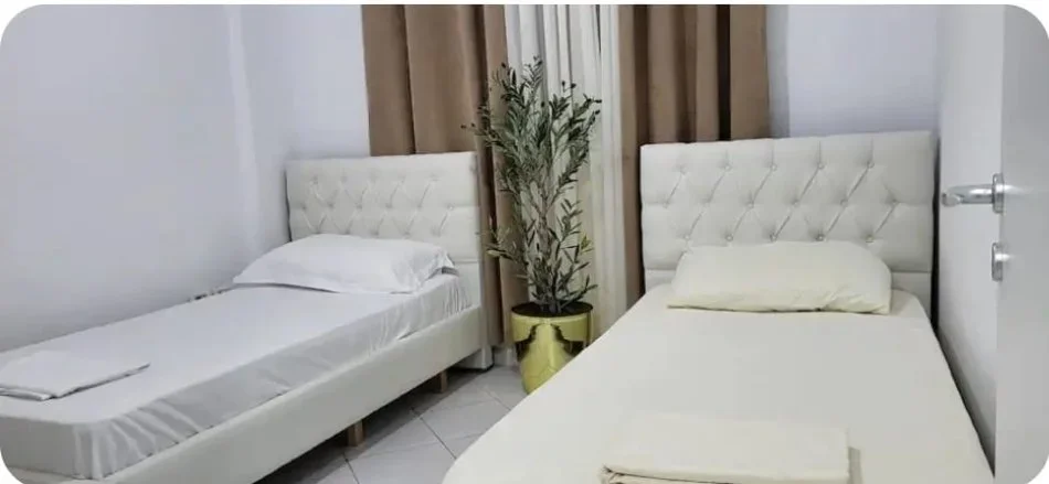 Tirane, jepet me qera apartament 1+1+Ballkon Kati 2, 80 m² 520 € (Qyteti Studenti Rruga Gramoz Pashko)