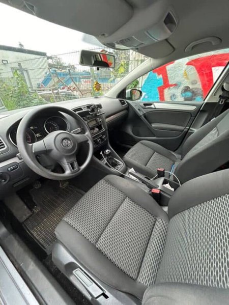 Tirane, shes makine Golf 6 Benzin, gri metalizato manuale Kondicioner 200.000 km 4.600 €