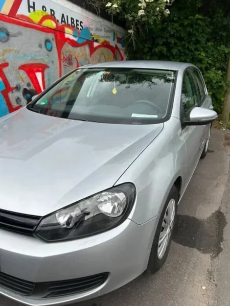 Tirane, shes makine Golf 6 Benzin, gri metalizato manuale Kondicioner 200.000 km 420000 LEK