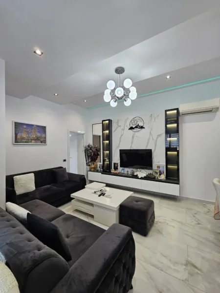 Tirane, jepet me qera nga Pronari, pa-komision apartament 1+1+Aneks+Ballkon Kati 6, 75 m² 600 € (Rrapo hekali)