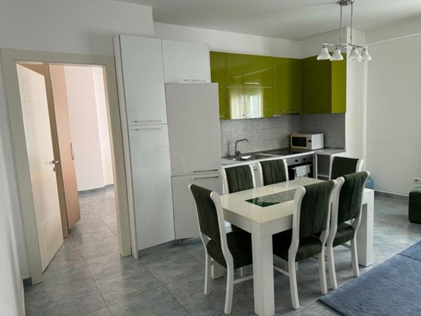 Tirane, jepet me qera apartament 1+1+Ballkon Kati 3, 76 m² 500 € (LIQENI THATE)