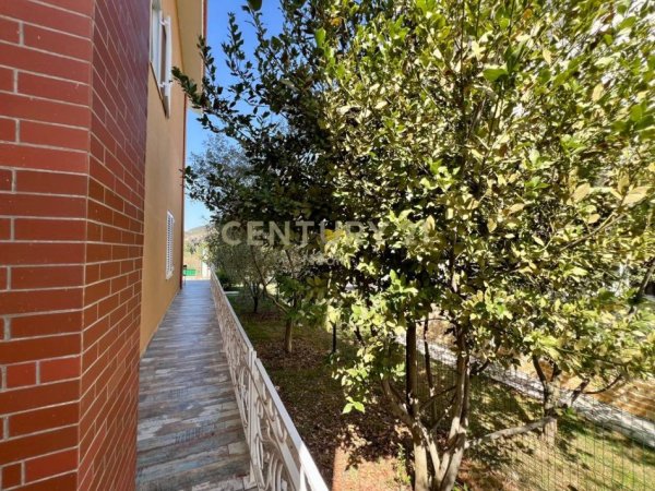 Tirane, shes Vile 3+1+Ballkon Kati 3, 1.400 m² 650.001 € (Petrele)