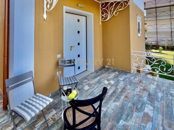 Tirane, shes Vile 3+1+Ballkon Kati 3, 1.400 m² 650.001 € (Petrele)