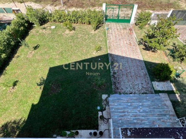 Tirane, shes Vile 3+1+Ballkon Kati 3, 1.400 m² 650.001 € (Petrele)