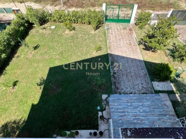 Tirane, shes Vile 3+1+Ballkon Kati 3, 1.400 m² 650.001 € (Petrele)