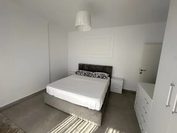 Durres, jepet me qera apartament 2+1+Aneks+Ballkon Kati 2, 110 m² 550 € (Mbrapa Gega Oil, Plazh)