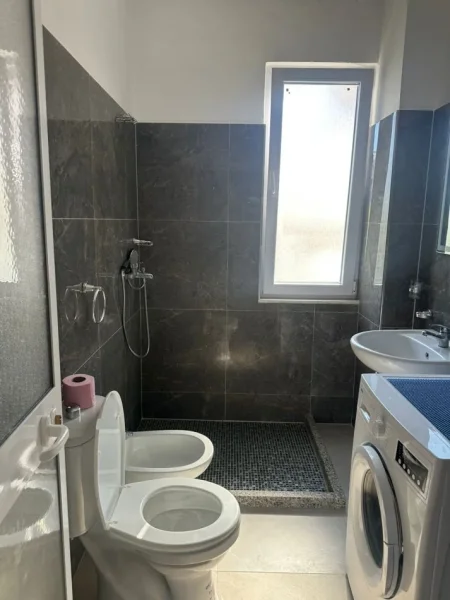 Durres, jepet me qera apartament 2+1+Aneks+Ballkon Kati 2, 110 m² 550 € (Mbrapa Gega Oil, Plazh)