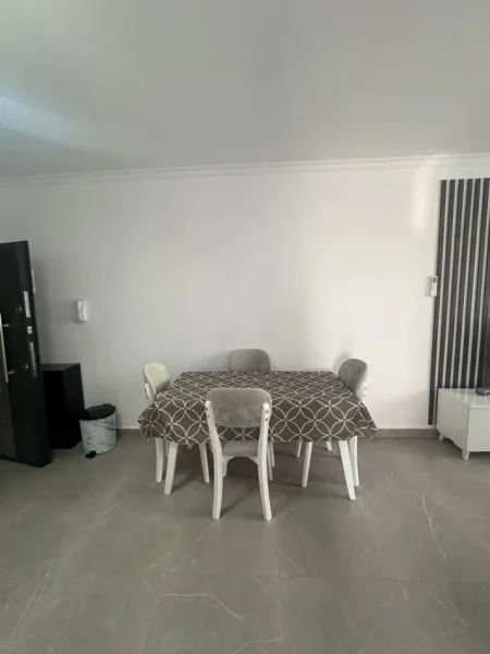 Durres, jepet me qera apartament 2+1+Aneks+Ballkon Kati 2, 110 m² 550 € (Mbrapa Gega Oil, Plazh)