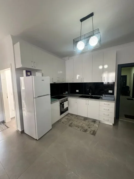 Durres, jepet me qera apartament 2+1+Aneks+Ballkon Kati 2, 110 m² 550 € (Mbrapa Gega Oil, Plazh)