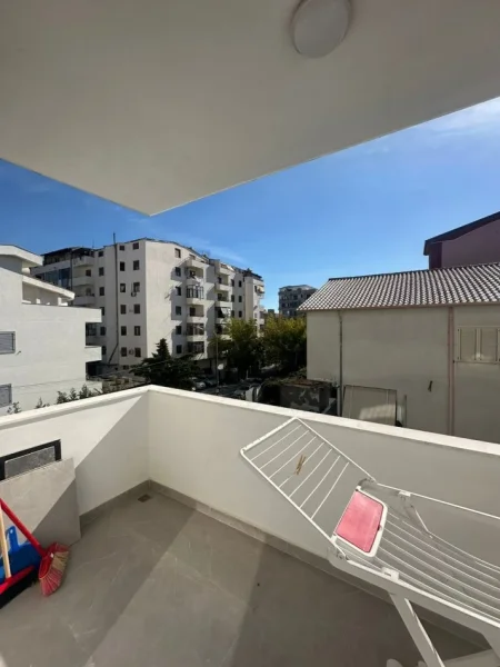 Durres, jepet me qera apartament 2+1+Aneks+Ballkon Kati 2, 110 m² 550 € (Mbrapa Gega Oil, Plazh)