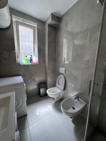 Tirane, jepet me qera apartament 2+1+Ballkon Kati 1, 83 m² 700 € (RRUGA E KAVAJES)