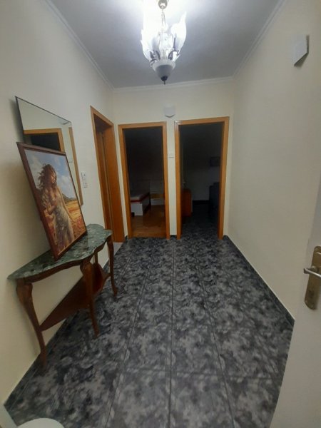 Tirane, jepet me qera apartament 2+1 Kati 2, 87 m² 650 € (Rruga Fortuzi, Pranë Qendrës Tiranës)