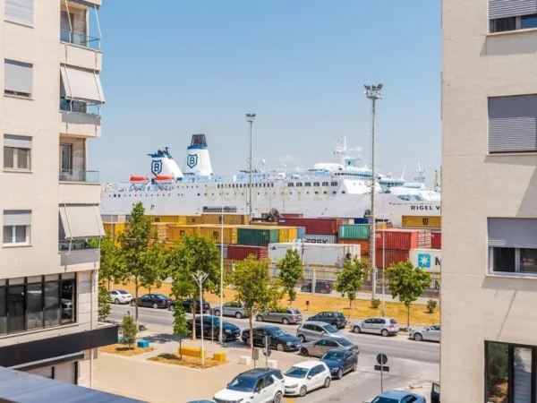 Durres, shitet apartament 2+1+Ballkon Kati 3, 90 m² 180.000 € (Rruga portit)