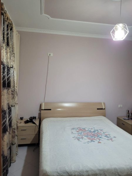 Tirane, jepet me qera apartament 2+1+Ballkon Kati 3, 550 €